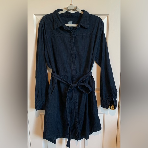 The perfect denim shirt dress. Size XXl, EUC. - Picture 4 of 7